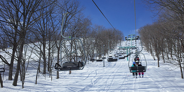 全国スキー場での雪上ドライビング体験